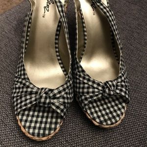 Peep toe Black and White Gingham Wedge Sandals 9.5